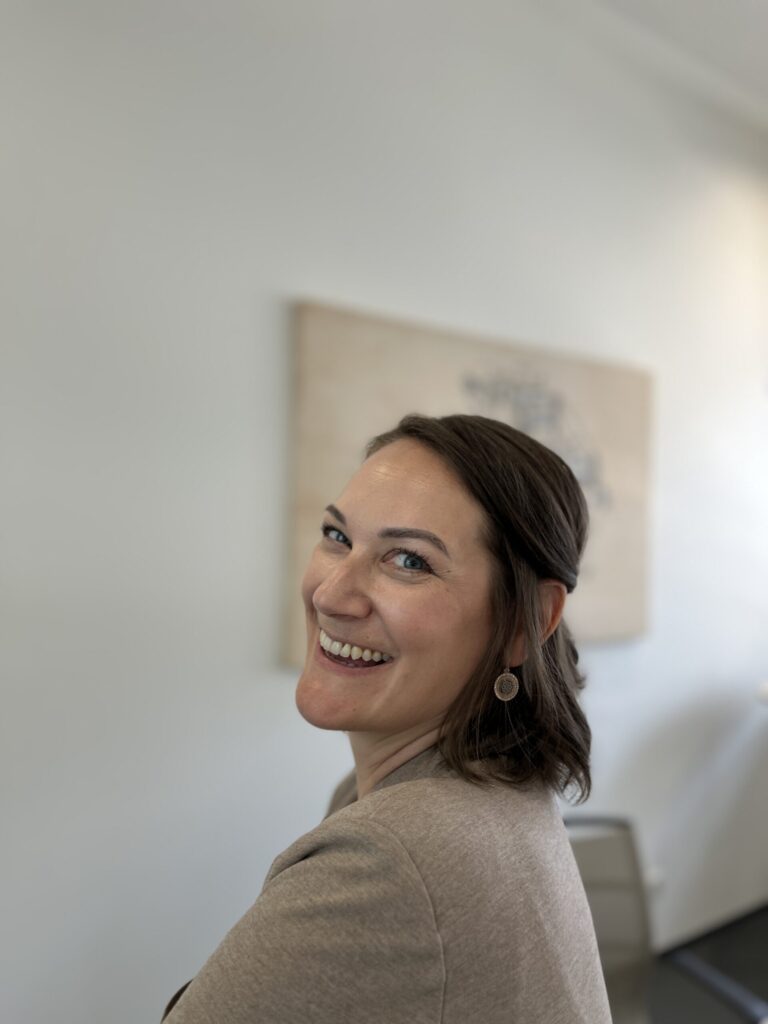 Janine Kratochwil begrüßt dich bei Stranger Maschinenbau