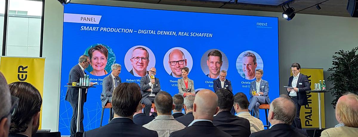 Panel „Smart Production – Digital denken, real schaffen“ beim neext Industry Forum 2026